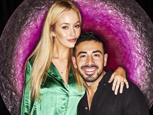 Simone Holtznagel is dating celebrity PT Jono Castano.