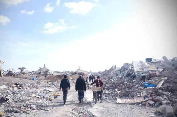 Images taken by family members of Ramia Abdo Sultan on their return to their homes in southern Gaza.