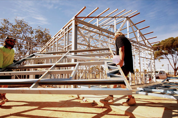 The Tjuntjuntjara housing was part of a massive $23 million works program that aimed to greatly improve living standards for locals who had experienced hardship due to water shortages and limited infrastructure. 