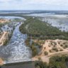 Record flood threatens Menindee as residents evacuate