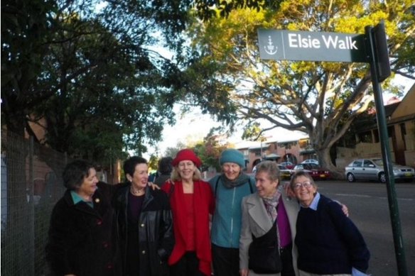Elsie pioneers at the Glebe laneway christened in honour of the refuge and its legacy. (From left) Annie Bickford, Lord Mayor of Sydney Clover Moore, Anne Summers, Margaret Power, Jozefa Sobski and Sue Wills.
