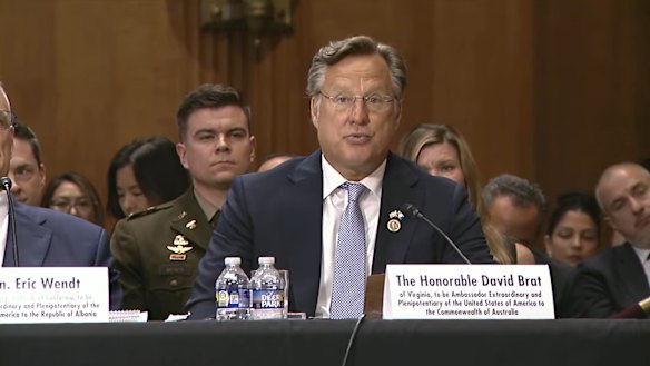Il nominato ambasciatore americano in Australia David Brat parla alla commissione affari esteri del Senato. 