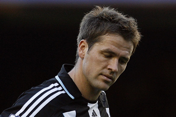 Michael Owen's new autobiography has sparked a Twitter beef with Alan Shearer.