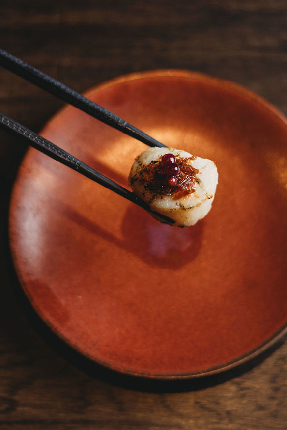 Grilled Hokkaido scallop, XO sauce, salmon roe.