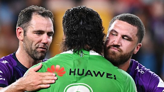 Cameron Smith and Jesse Bromwich acknowledge the performance of Josh Papalii.