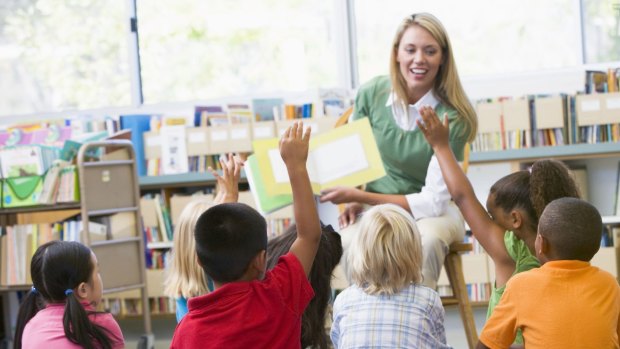 The Australian Education Union is resisting the Victorian government mandate to introduce phonics teaching methods in schools.