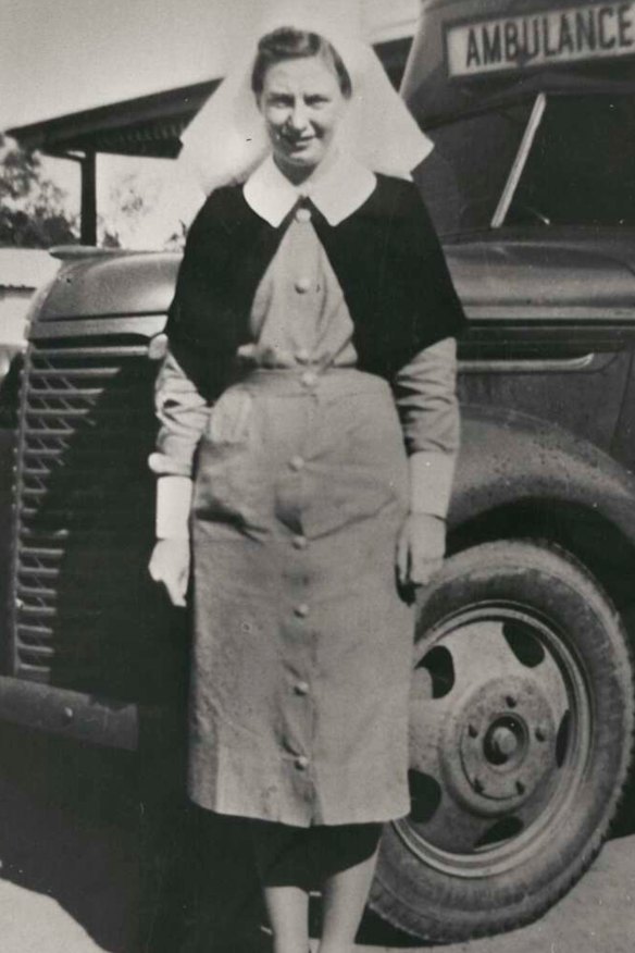 Vivian Bullwinkel at Puckapunyal Army Camp, Victoria, before she
left for Singapore.