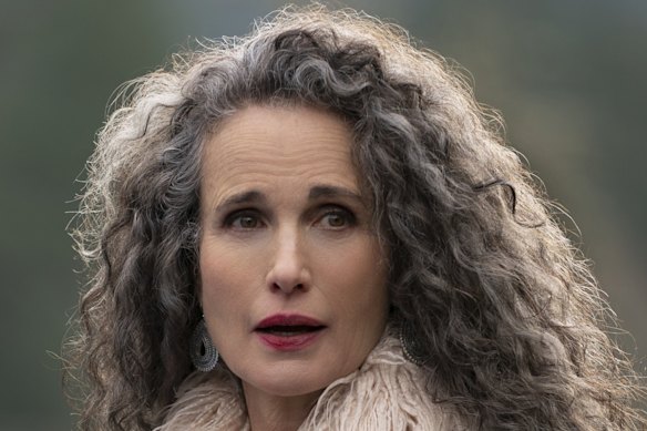 Andie MacDowell has gracefully graduated to grey hair.