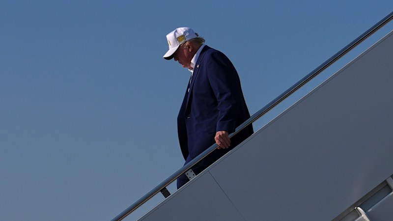 ‘Even Mao didn't put his face on money': ex-CIA warn on Trump power grab