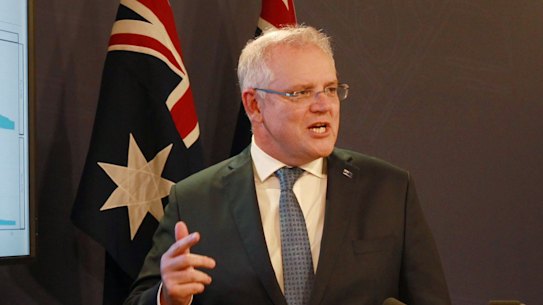 Scott Morrison announces the effective shutdown of international tourism, saying people coming to Australia will have to self-isolate for 14 days.