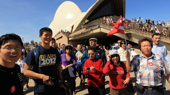 Local tourists spend almost twice as much as visitors from further afield on organised tours and entertainment in Sydney, and about 50 per cent more on food and drink.