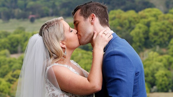 Matthew shared his first kiss in years with Lauren.