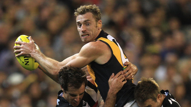 Shane Tuck in action against Collingwood in 2012.