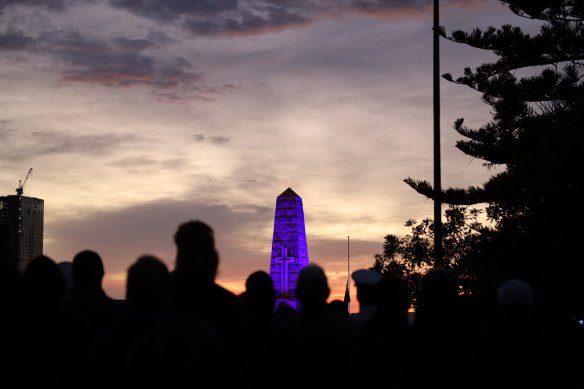 Anzac Day parade - Figure 5