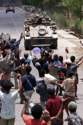 A riotous welcome given to Australian troops