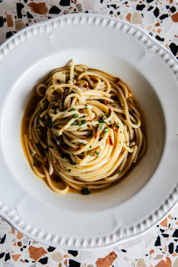 Spaghetti aglio olio.