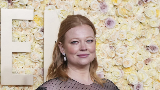 Sarah Snook arrives at the 81st Golden Globe Awards.