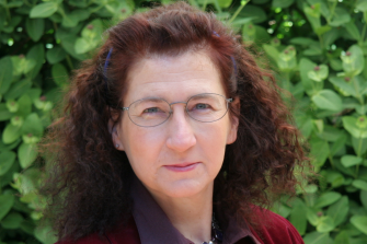 Associate Professor Kim Dowling, a medical geologist from Federation University in Ballarat.