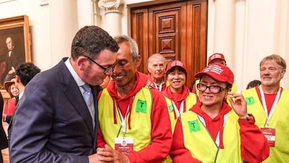 Premier Daniel Andrews with Chinese-Victorian community members in 2017.