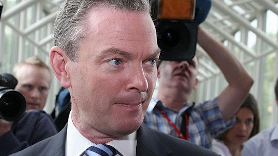 Defence Minister Christopher Pyne says too many colleagues listen to polls and the media. 