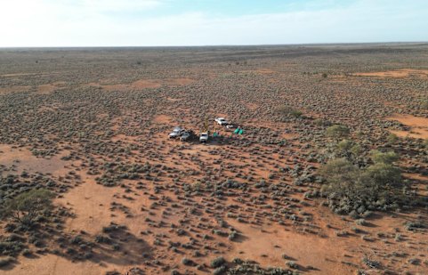 Marmota Limited has identified bonanza-grade, titanium-rich heavy mineral concentrations at its Muckanippie discovery in South Australia, following a 91-hole air core program.