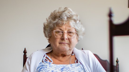 Lyn Barker está inmunodeprimida, lo que la pone en mayor riesgo de sufrir infecciones resistentes a los antimicrobianos. 