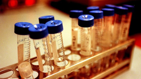 A public egg and sperm bank should be established in Victoria.