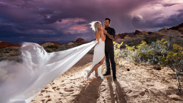 Caroline Buchanan married Barry Nobles at the Valley of Fire in Nevada.