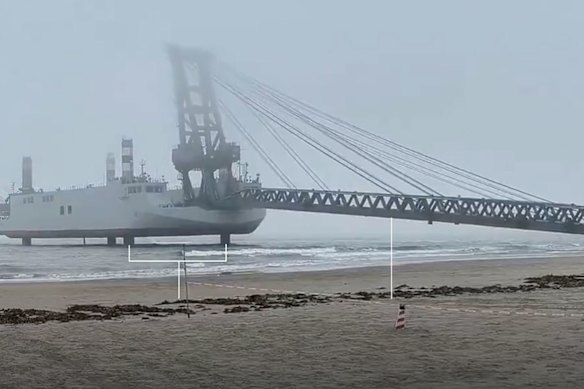 A China testou recentemente barcaças de fabricação de pontes e poderia ser usada para invadir Taiwan.
