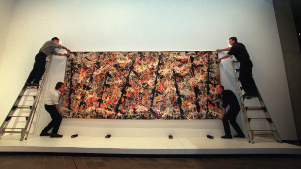 Are people's reactions to Jackson Pollock's Blue Poles affected by its title?