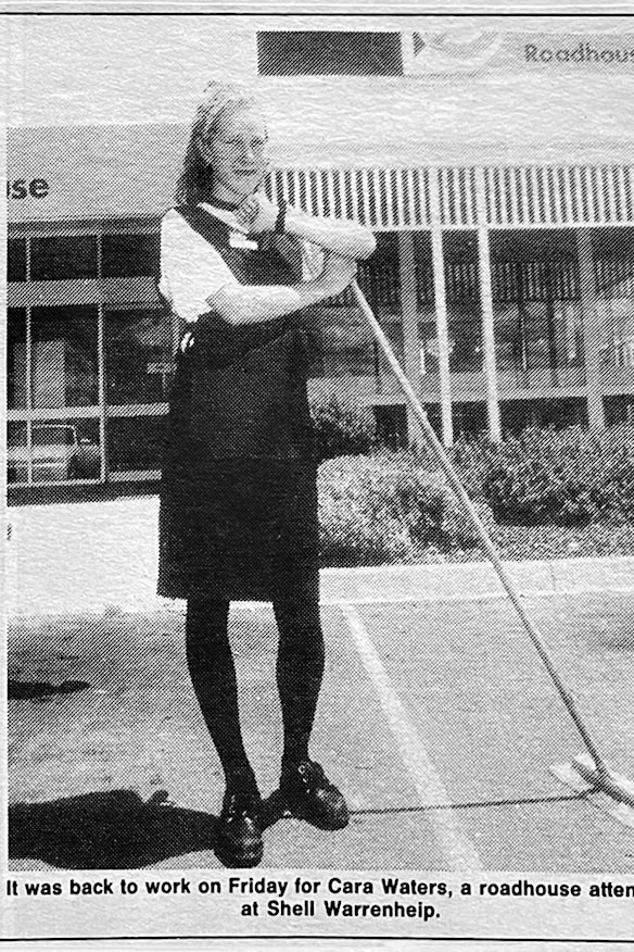 An article in Ballarat newspaper The Courier pictured me at work at the Shell Roadhouse. 