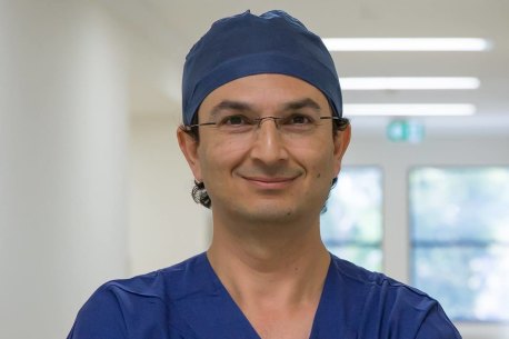 Celebrity surgeon Munjed Al Muderis denied fellowship for trainee doctors