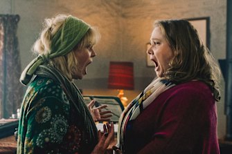 Joanna Lumley as Meghan Geoffrey-Bishop and Danielle Macdonald as Millie Cantwell in Falling For Figaro.