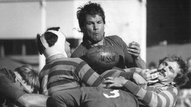 Peter Fitzsimons playing for Manly in the 1980s.