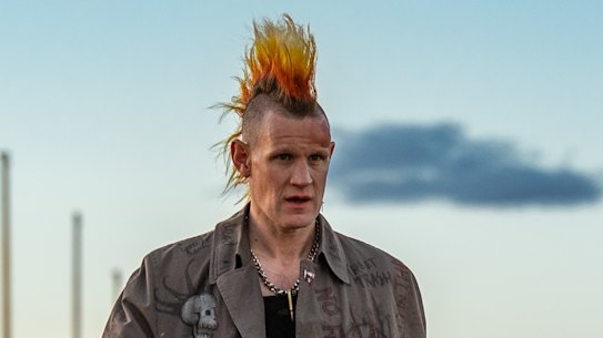 Matt Smith, left, as Russ, and Austin Butler as Hank in Darren Aronofsky’s Caught Stealing.