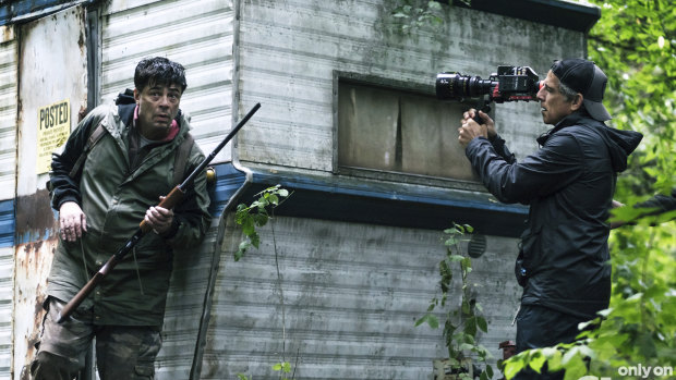 Actor Benicio del Toro and director Ben Stiller on the set of Escape at Dannemora.