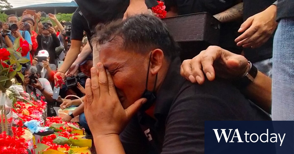 Indonesia stadium disaster: Families grieve as focus turns to police role - Vimarsana News