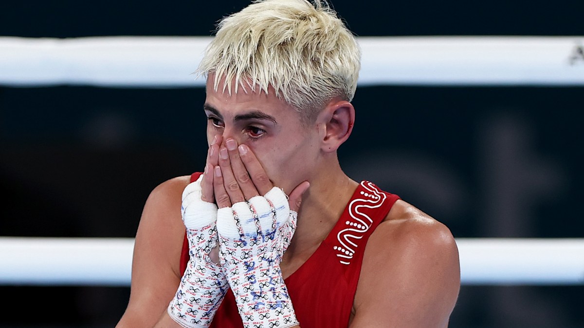 Tears flow as Aussie underdog breaks down in the ring