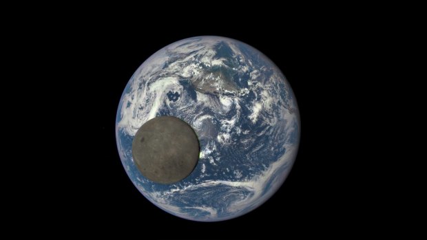 Flat as a pancake: The moon passes in front of the Earth 