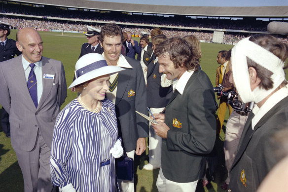 Dennis Lillee meets Queen Elizabeth II during the Centenary Test in 1977.