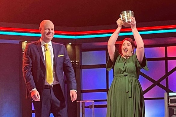 Cassidy Knowlton takes home the big brass mug on ABC’s <i>Hard Quiz.