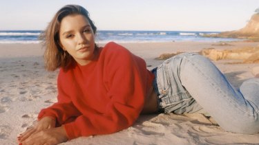 Australian singer-songwriter Eves Karydas is tipped to make the Hottest 100 thanks to her single Complicated. 