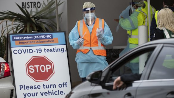 COVID-19 testing at the Crossroads Hotel in Casula, the site of a recent oubreak in NSW.