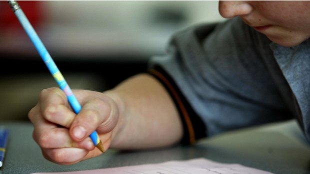 A parent's access to education in their home country has an effect on their child's performance in tests, study finds.

