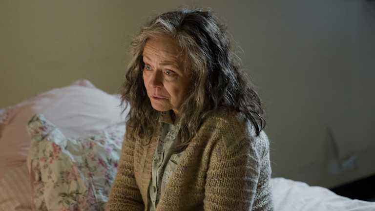 Jacki Weaver as Gwen Reed.