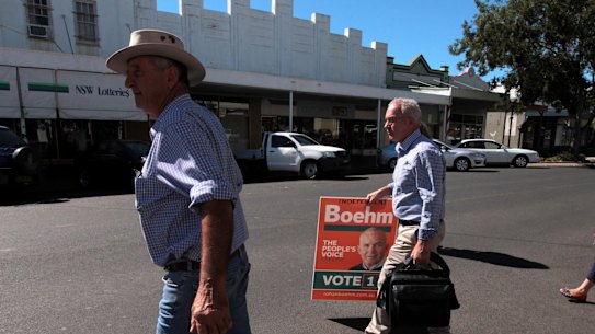 Rohan Boehm, Independent candidate for the seat of Barwon in the NSW state election, campaigning against National incumbent Kevin Humphries.
