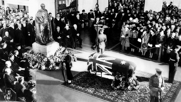 The body of John Curtin lies in state in Kings Hall, Parliament House.