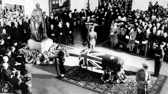 The body of John Curtin lies in state in Kings Hall, Parliament House.