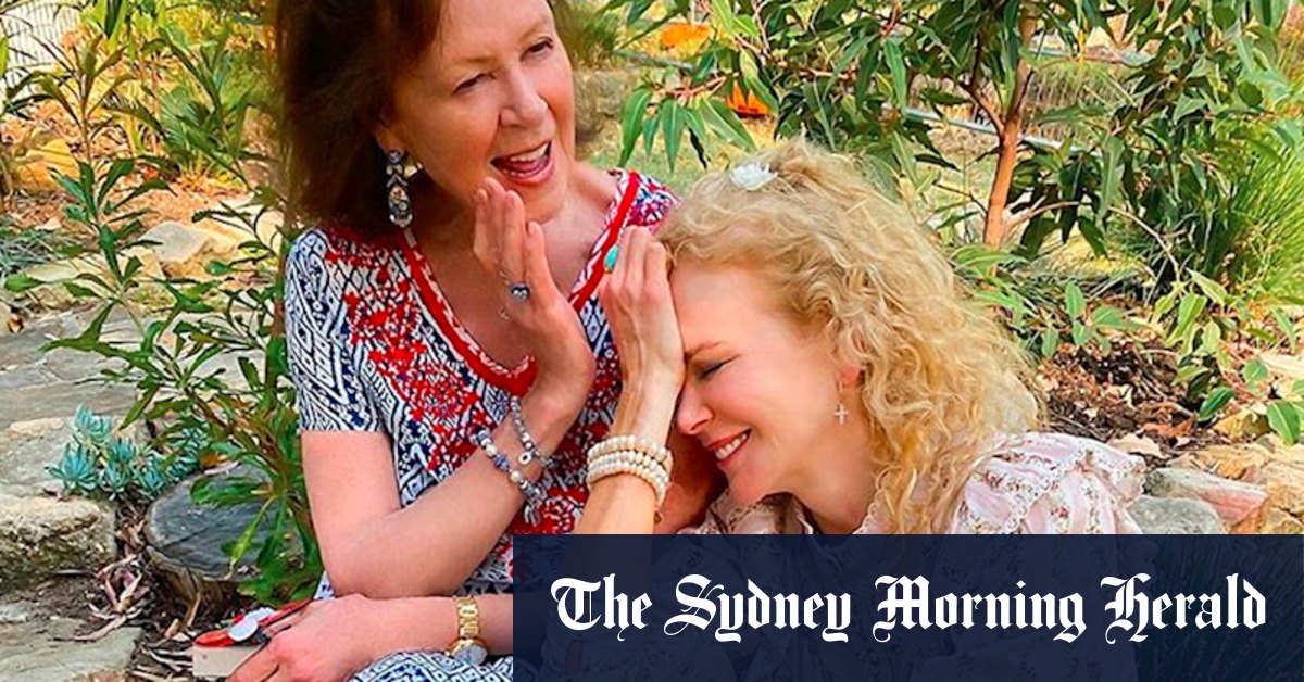 Nicole Kidman's mother Janelle Kidman flies party colours ahead of 2022 election - Vimarsana News