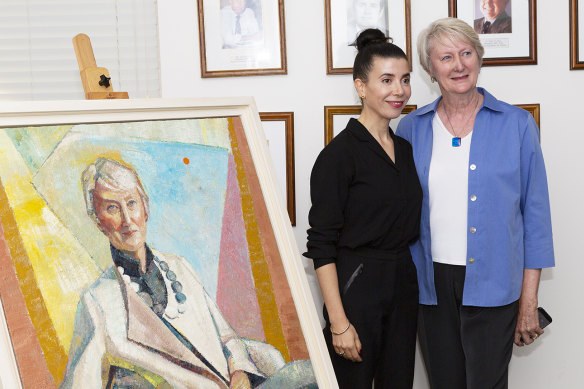 Emeritus Professor Anne Green (right) at the unveiling of her portrait by artist Yvette Coppersmith at the University of Sydney’s School of Physics.